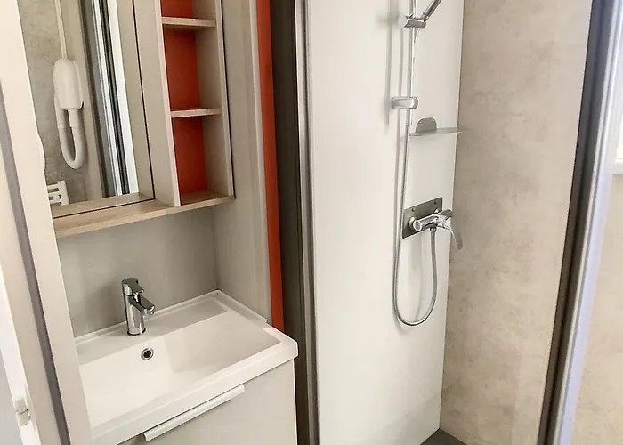 Mobil-home 3 Avec Piscine Chauffee, Proche Et Commerces - Fr-1-361a-16 瑞卢维尔莱潘