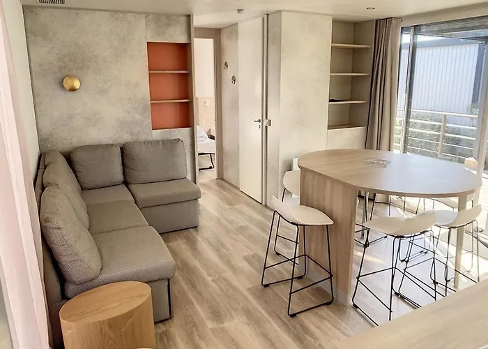 Mobil-home 3 Avec Piscine Chauffee, Proche Et Commerces - Fr-1-361a-16 度假居